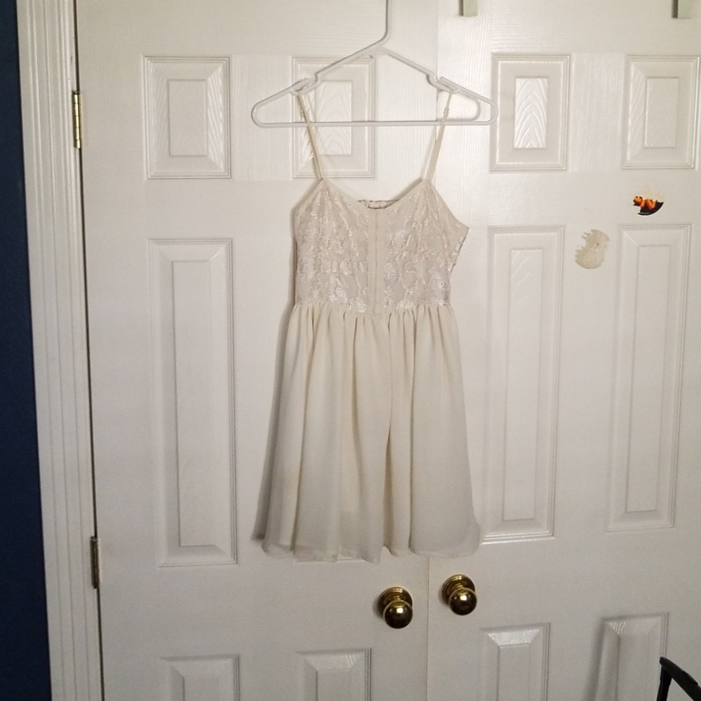 Forever 21 white lace and chiffon sun dress